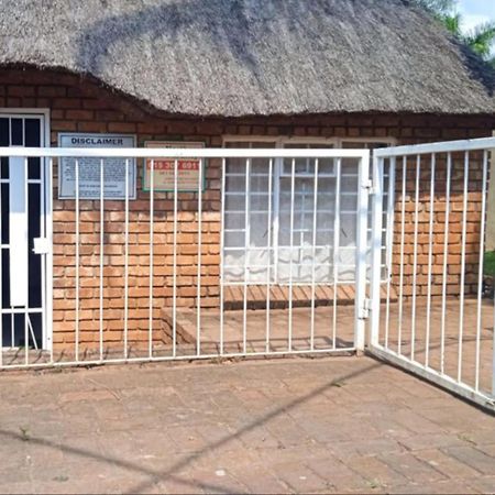 Kaste Guesthouse Tzaneen Exteriör bild